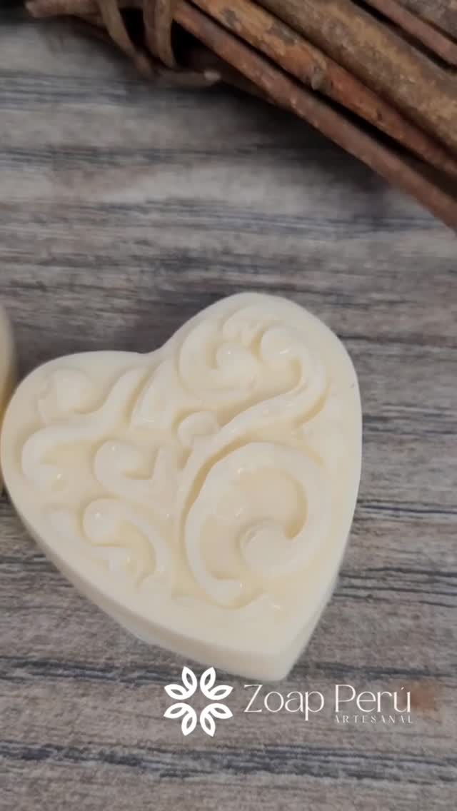 Jaboncito artesanal en forma de corazón
